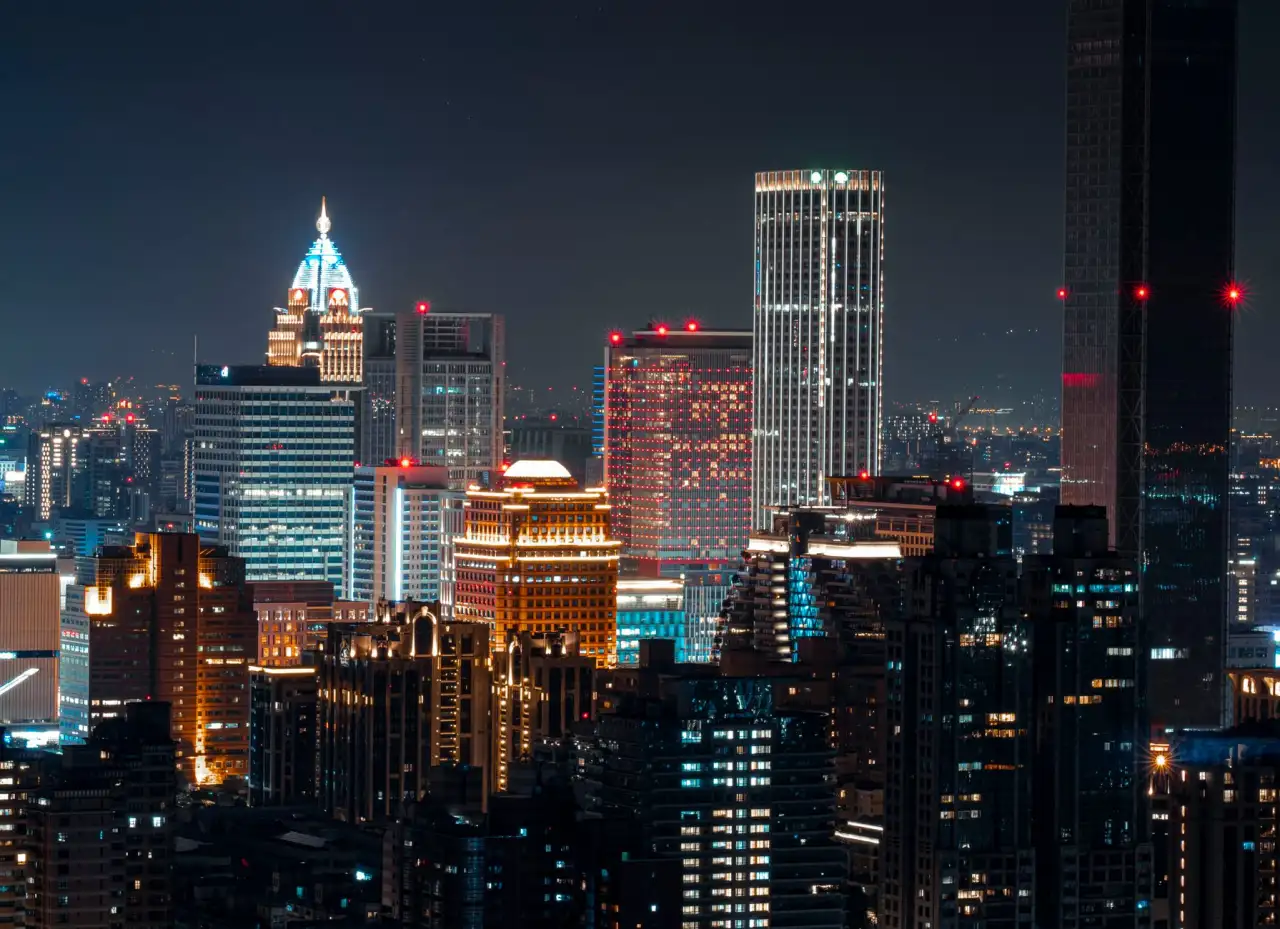 2025年海南互联网技术发展趋势:网站开发与软件应用前景分析