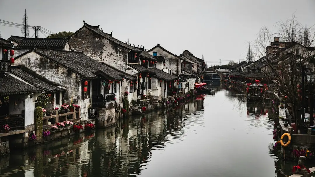 海口浪遏飞舟互联网科技:企业网站建设与软件开发全流程解析